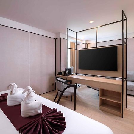 Grand Edge Hotel Semarang Exterior photo