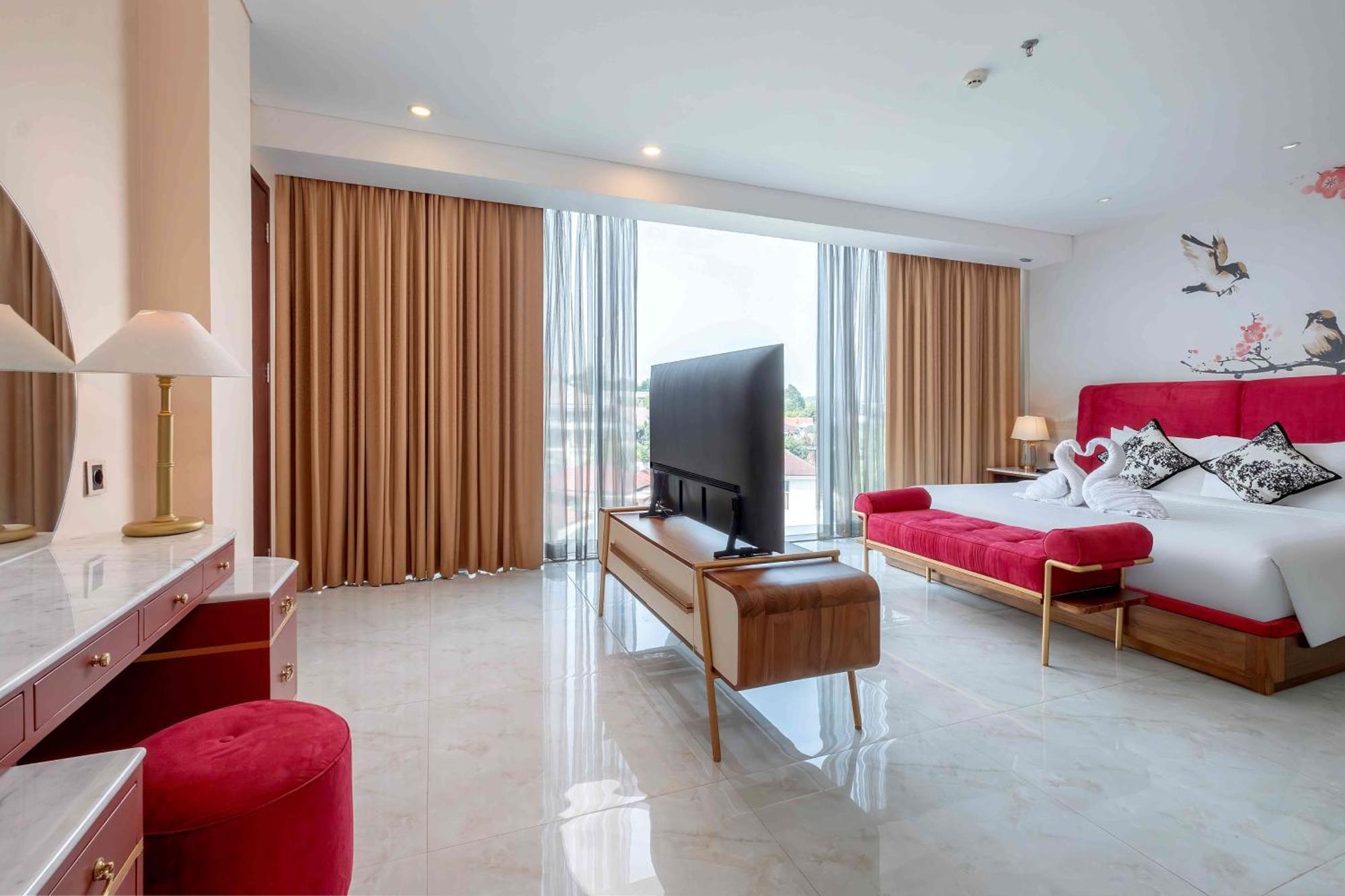 Grand Edge Hotel Semarang Exterior photo