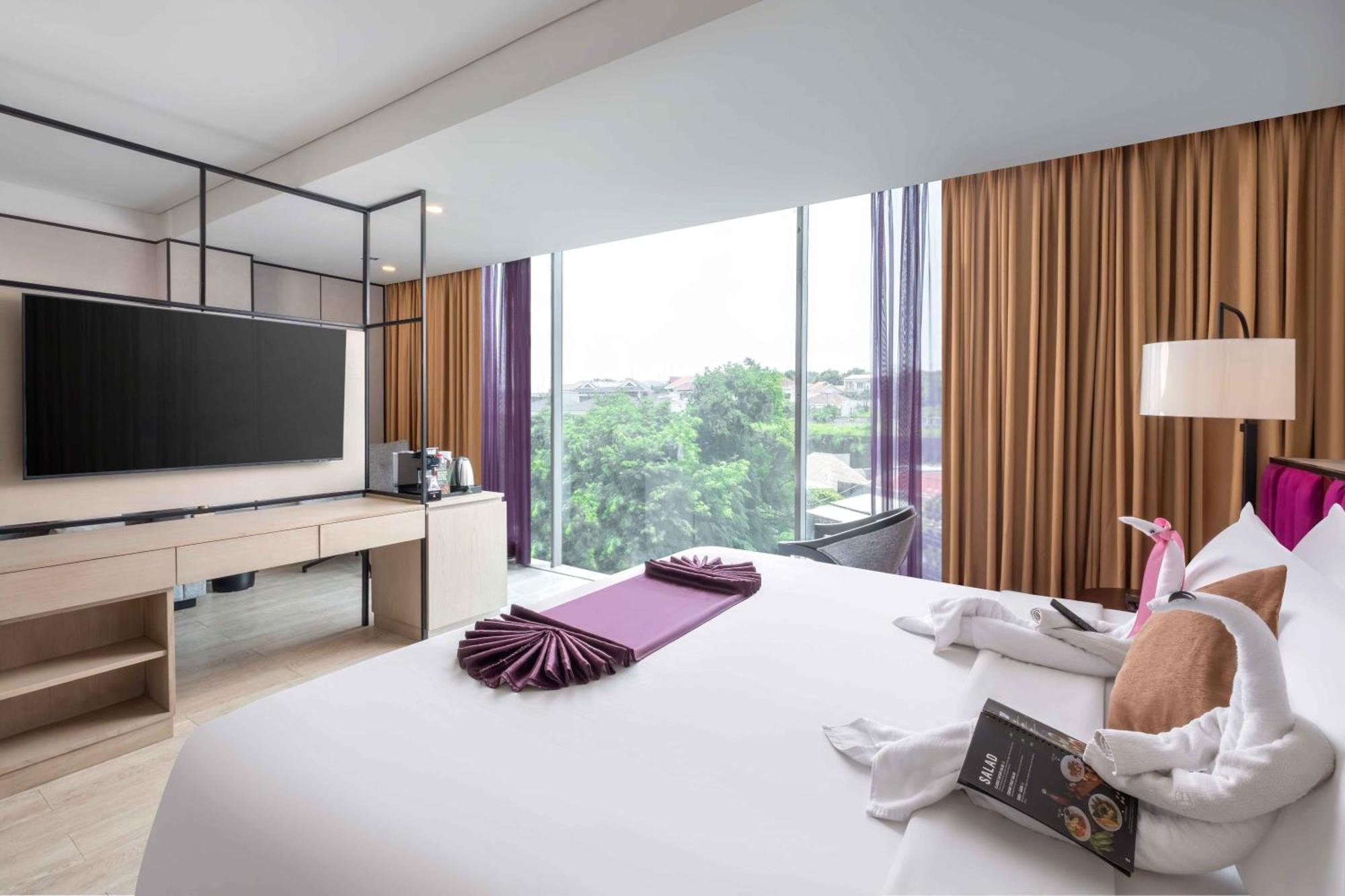 Grand Edge Hotel Semarang Exterior photo