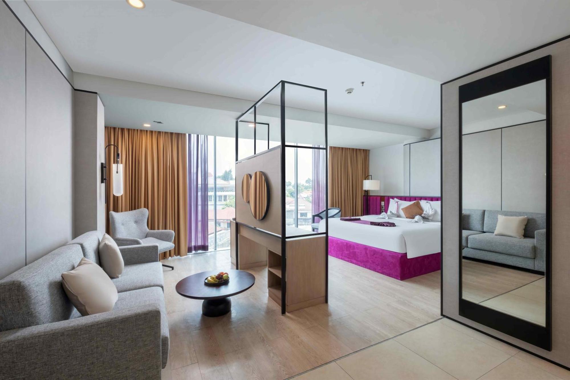 Grand Edge Hotel Semarang Exterior photo