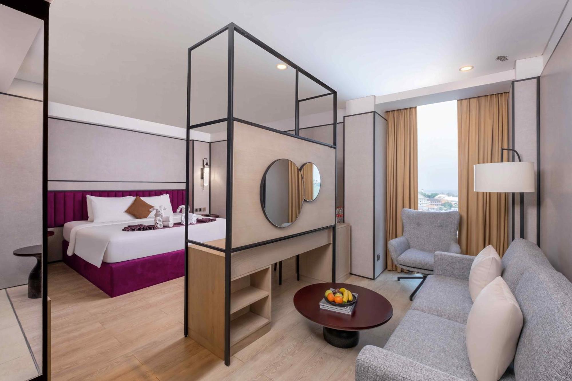 Grand Edge Hotel Semarang Exterior photo