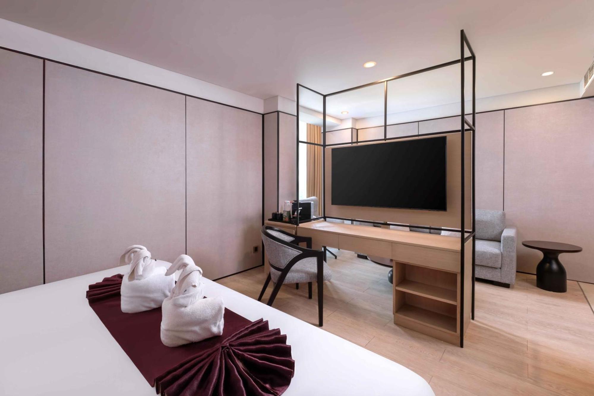 Grand Edge Hotel Semarang Exterior photo