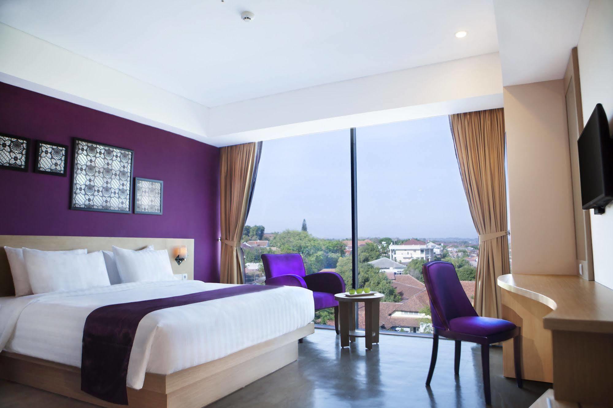 Grand Edge Hotel Semarang Exterior photo